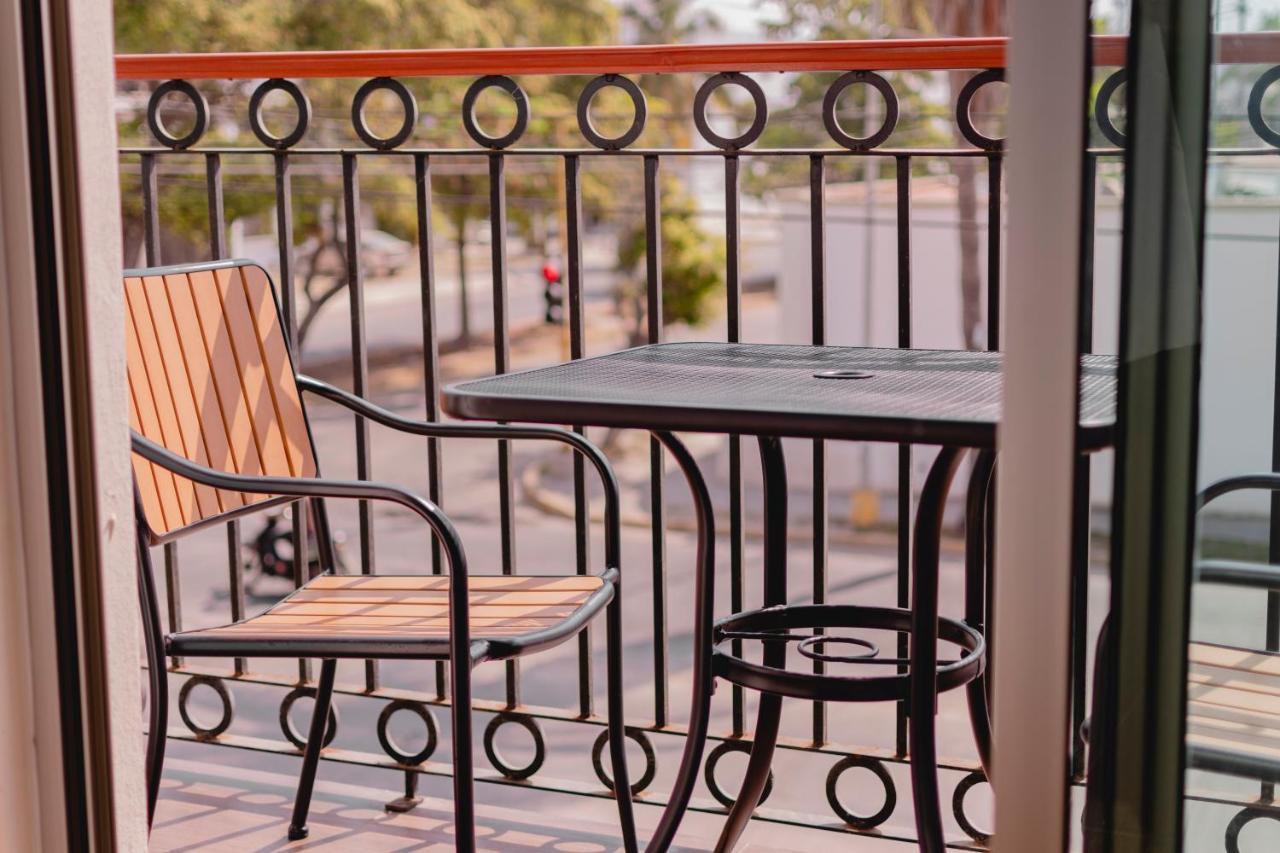 La Lola Hotel & Suites Mazatlan Dış mekan fotoğraf